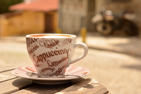 Cappuccino in Thessaloniki, Greece. Copyright: Caitlin Hardee, Nomad News.